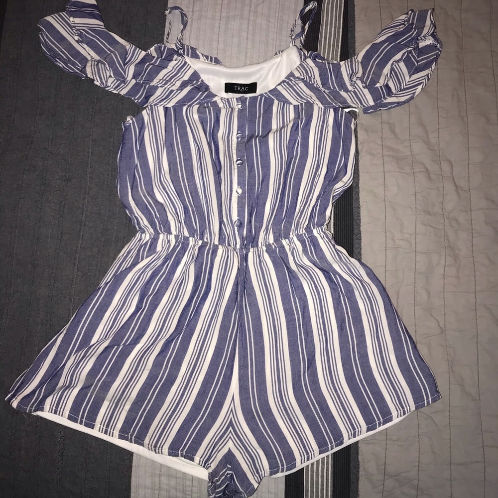 100% cotton romper with full liner medium